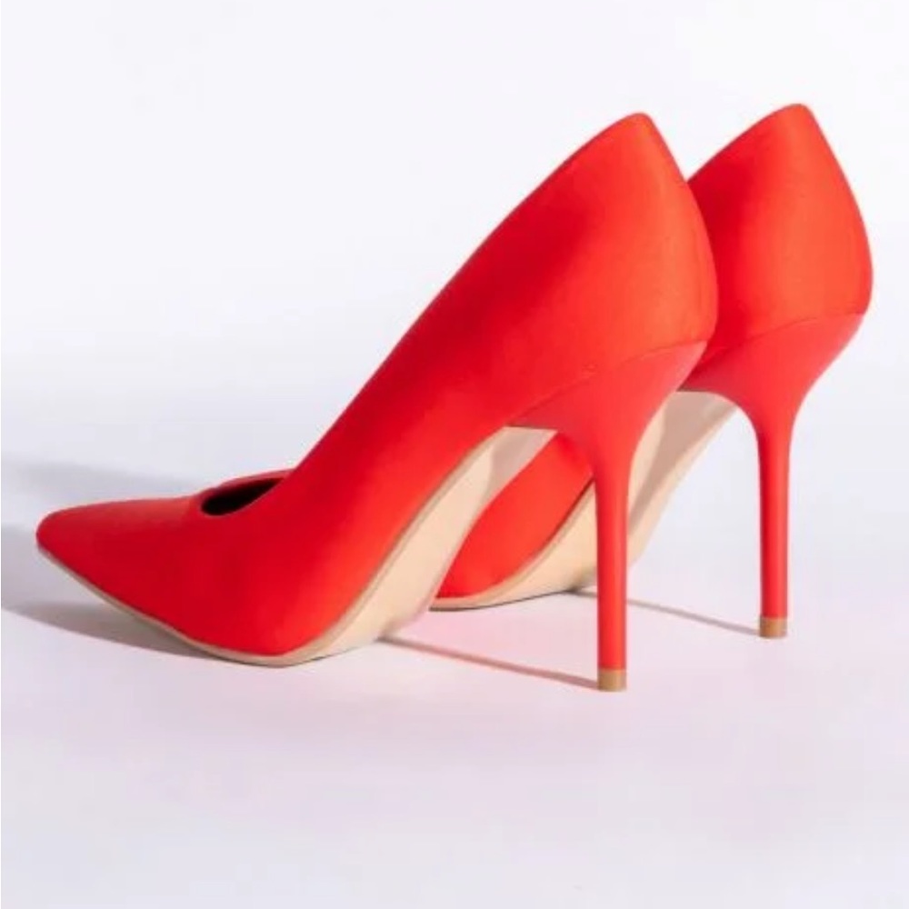 Heels - Picture 6 of 6